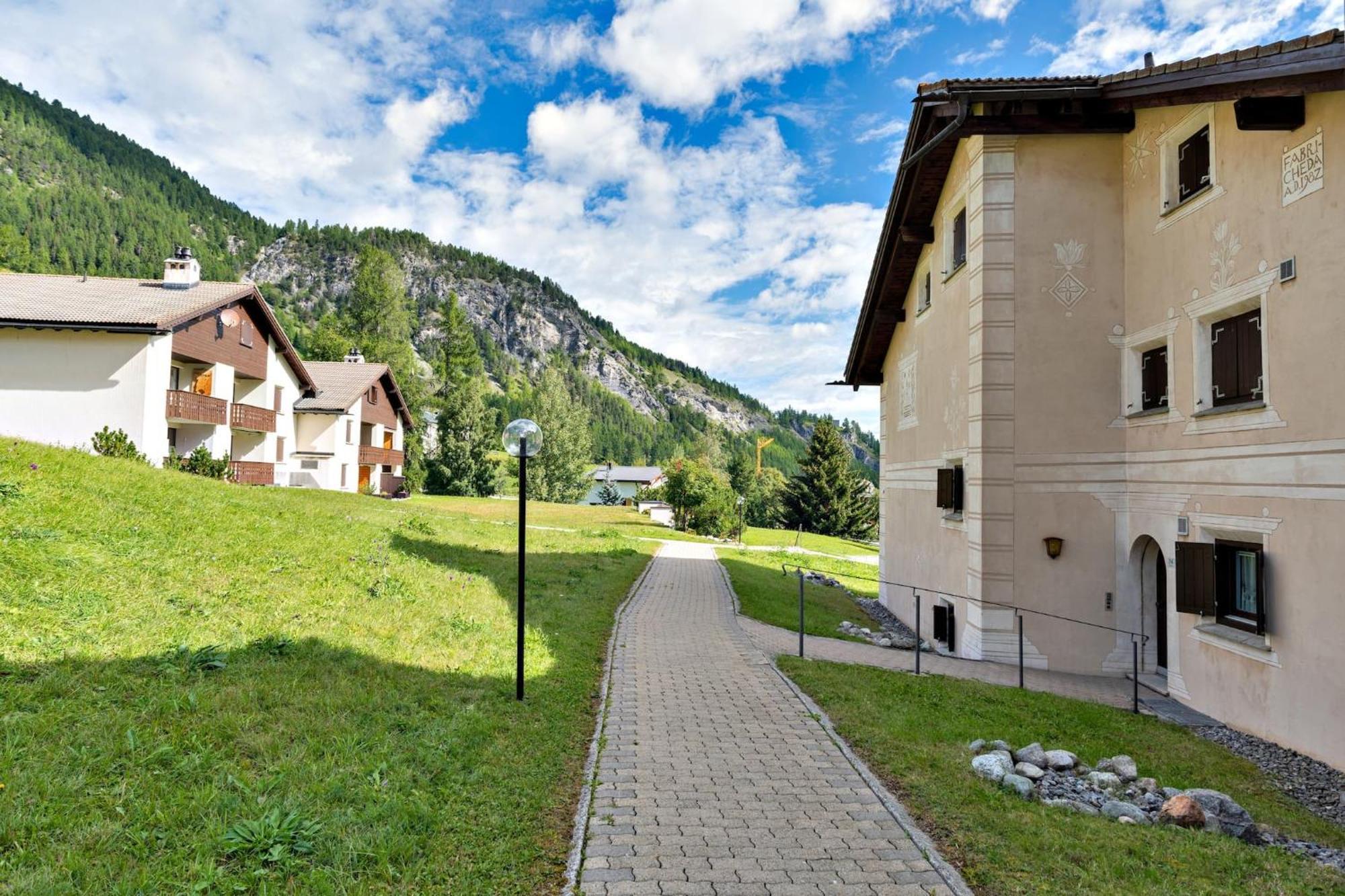 Chesa Panorama B - La Punt Apartment Exterior photo